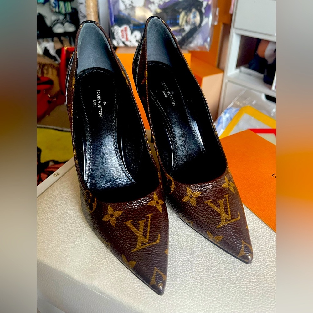 Louis Vuitton Pumps